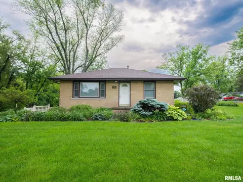 7316 W Smithville Rd, Peoria, IL 61607