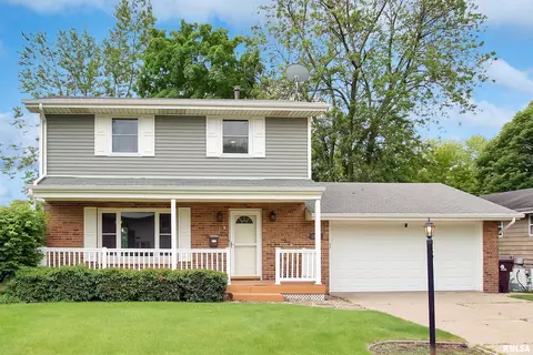1620 W Kingsway Dr, Peoria, IL 61614