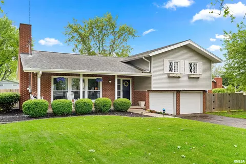 510 W Giles Ln, Peoria, IL 61614