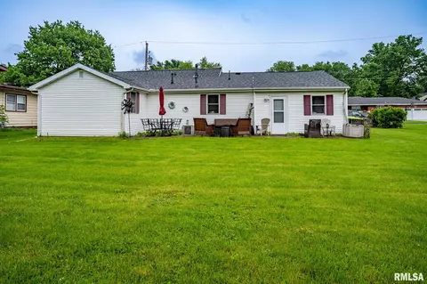 415 E Walnut St, Tremont, IL 61568 photo 21