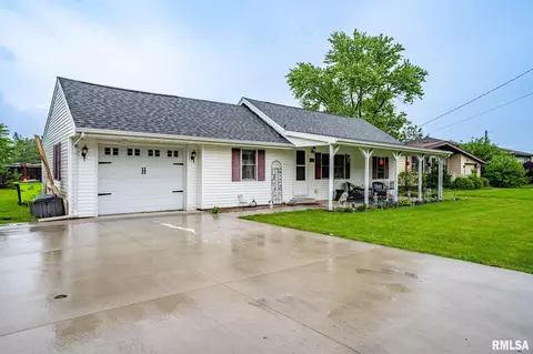 415 E Walnut St, Tremont, IL 61568 photo 20
