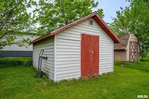 415 E Walnut St, Tremont, IL 61568 photo 25
