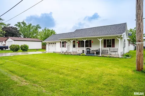415 E Walnut St, Tremont, IL 61568