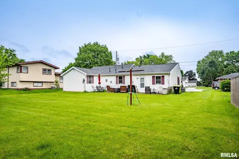 415 E Walnut St, Tremont, IL 61568 photo 22