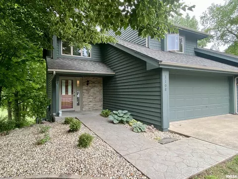 1108 Bayberry Ln, Macomb, IL 61455