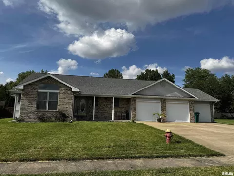 1324 Grand Ave, Macomb, IL 61455 photo 1