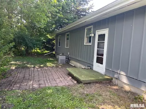 1335 E Pierce St, Macomb, IL 61455 photo 16