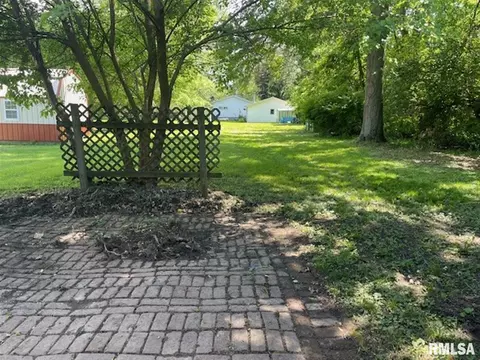 1335 E Pierce St, Macomb, IL 61455 photo 17