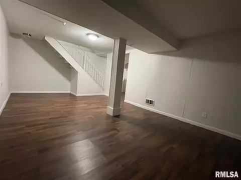 1335 E Pierce St, Macomb, IL 61455 photo 9