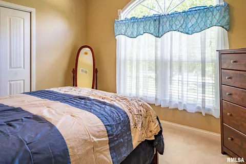 Bedroom - 5003 S Cameron Ln, Mapleton, IL 61547 photo 4 of 13