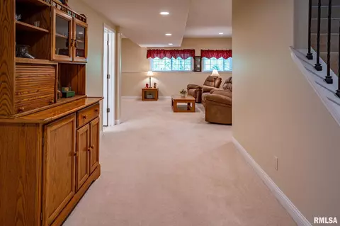 Entry Way - 5003 S Cameron Ln, Mapleton, IL 61547 photo 2 of 2