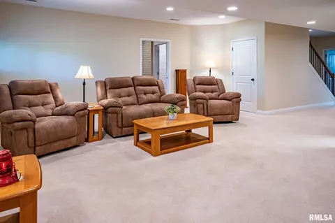 Living - 5003 S Cameron Ln, Mapleton, IL 61547 photo 3 of 5