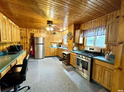 Kitchen - 14602 E Hedge Row Ln, Cuba, IL 61427 photo 1 of 8