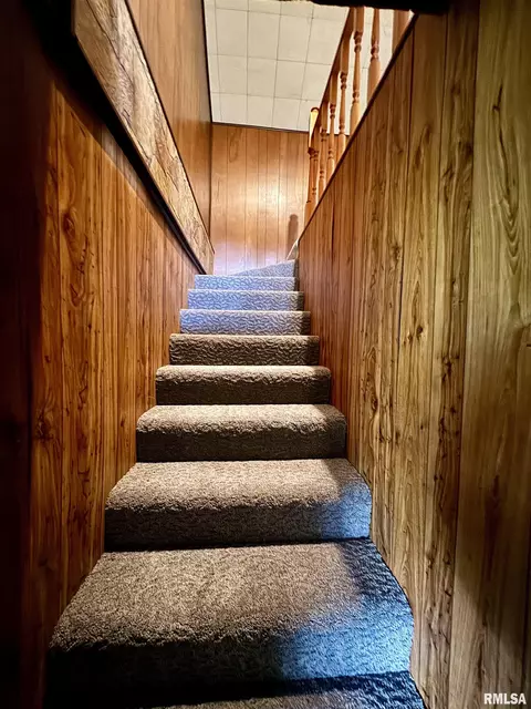 Entry Way - 14602 E Hedge Row Ln, Cuba, IL 61427 photo 1 of 3