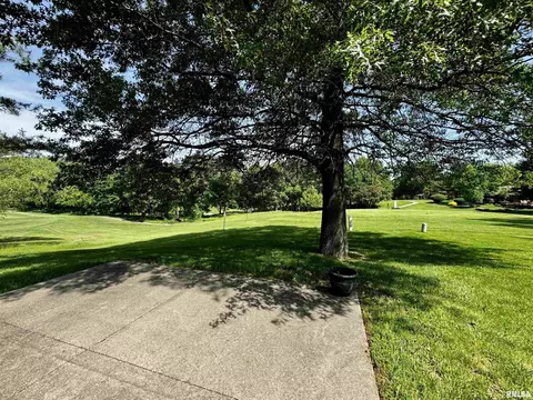 718 E University Dr, Macomb, IL 61455 photo 21