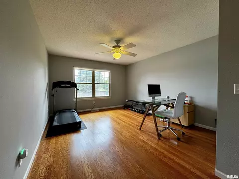 718 E University Dr, Macomb, IL 61455 photo 15