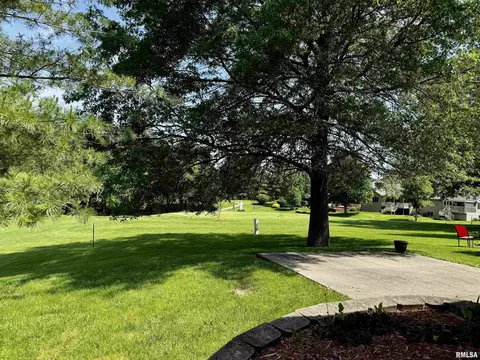 718 E University Dr, Macomb, IL 61455 photo 20