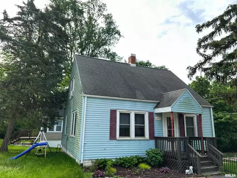240 S Main St, Creve Coeur, IL 61610