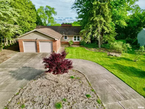 9152 N Picture Ridge Rd, Peoria, IL 61614