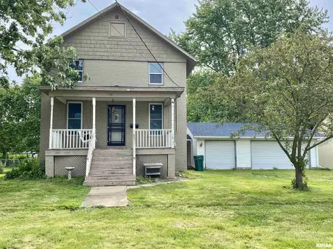 155 N Gold St, Farmington, IL 61531