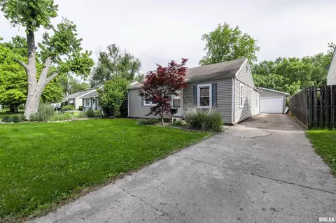 914 E Tripp Ave, Peoria, IL 61603