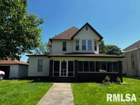 1002 School St, Henry, IL 61537