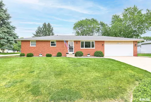 1728 S Maple Grove Ave, Morton, IL 61550