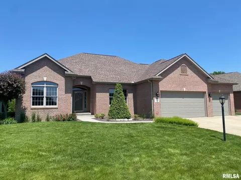 4623 N Weaverridge Blvd, Peoria, IL 61615