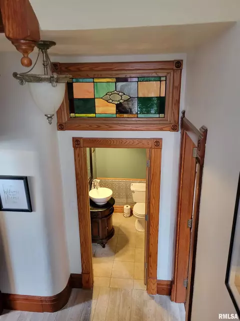 Entry Way - 251 E Chestnut St, Canton, IL 61520 photo 14 of 14