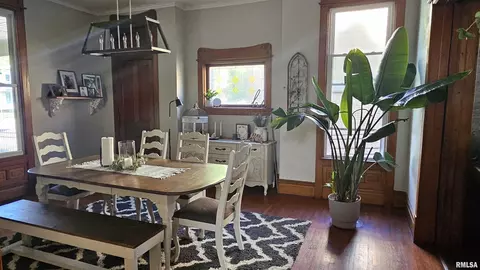 Dining - 251 E Chestnut St, Canton, IL 61520 photo 1 of 4