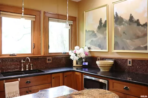 Kitchen - 415 Maple St, Chenoa, IL 61726 photo 5 of 7