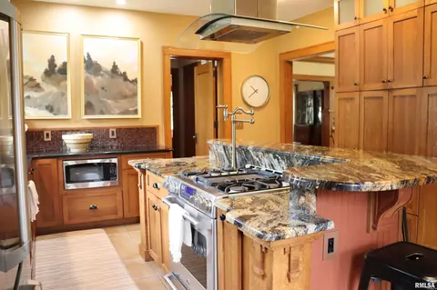 Kitchen - 415 Maple St, Chenoa, IL 61726 photo 2 of 7