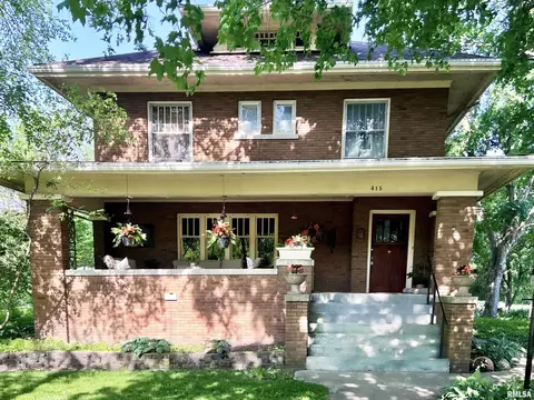 415 Maple St, Chenoa, IL 61726