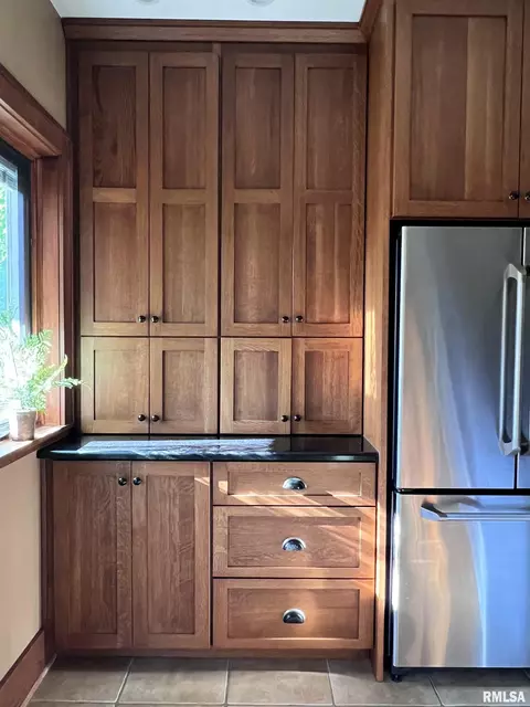Kitchen - 415 Maple St, Chenoa, IL 61726 photo 7 of 7