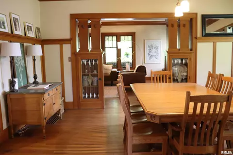 Dining - 415 Maple St, Chenoa, IL 61726 photo 2 of 5