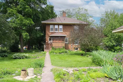 Exterior - 415 Maple St, Chenoa, IL 61726 photo 8 of 9