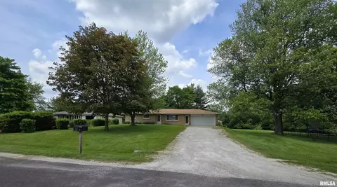 304 Mcginley St, Washington, IL 61571