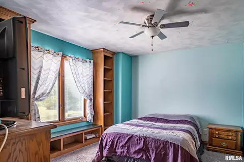 Bedroom - 5104 S Cameron Ln, Mapleton, IL 61547 photo 6 of 6