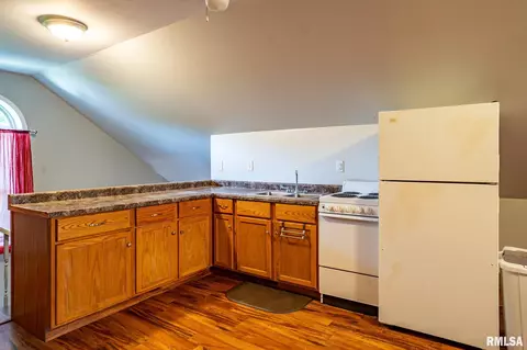 Kitchen - 5104 S Cameron Ln, Mapleton, IL 61547 photo 6 of 6