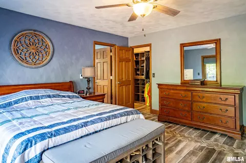 Bedroom - 5104 S Cameron Ln, Mapleton, IL 61547 photo 3 of 6