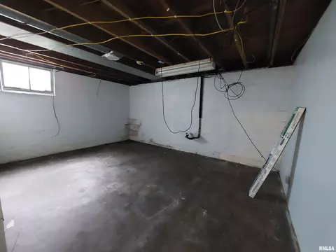 308 E Adams St, Washington, IL 61571 photo 17