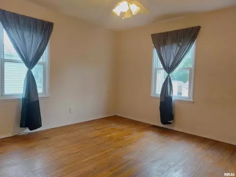 308 E Adams St, Washington, IL 61571 photo 9