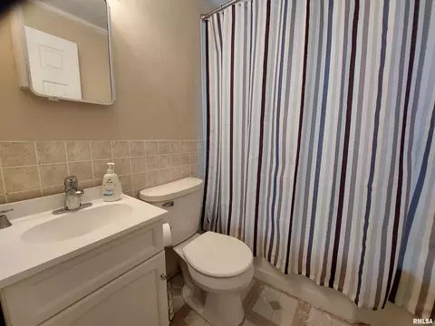 308 E Adams St, Washington, IL 61571 photo 15
