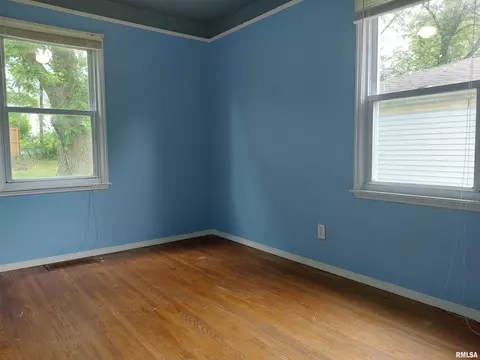 308 E Adams St, Washington, IL 61571 photo 7