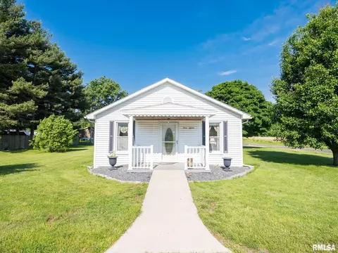 315 3rd St, South Pekin, IL 61564