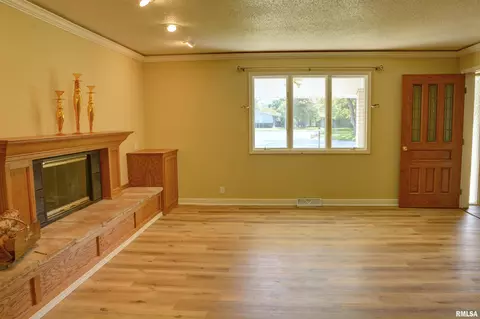 263 Jana Rd, Macomb, IL 61455 photo 4