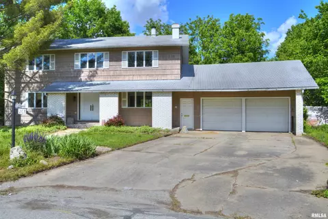 263 Jana Rd, Macomb, IL 61455
