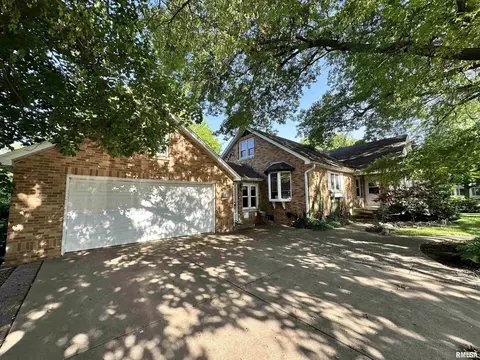 Exterior - 602 S Hilldale Ave, Eureka, IL 61530 photo 10 of 10