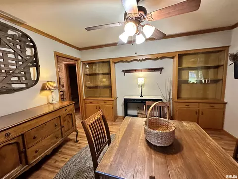 Dining - 602 S Hilldale Ave, Eureka, IL 61530 photo 2 of 2