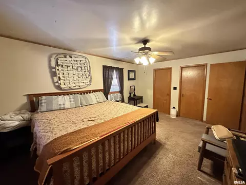Bedroom - 602 S Hilldale Ave, Eureka, IL 61530 photo 2 of 6